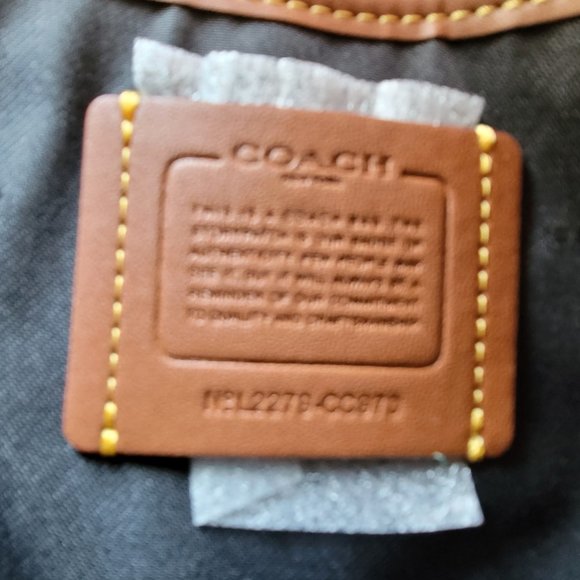 COACH Kitt Badge Jacquard & Smooth Leather Crossbody- Salt Black ⭐ - Picture 15 of 16